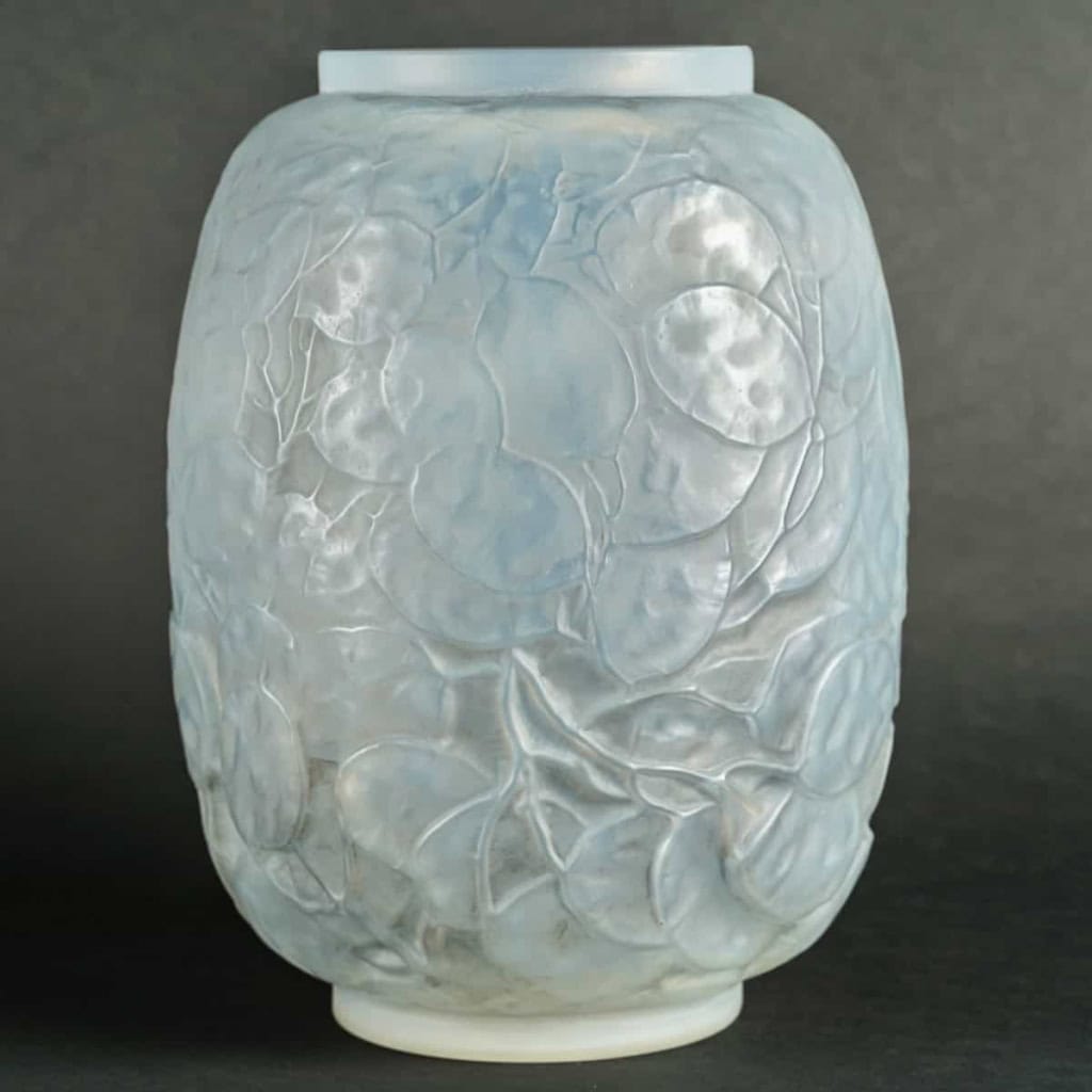 Vase « Monnaie du Pape » verre opalescent patiné gris de René LALIQUE | Biron ||||||