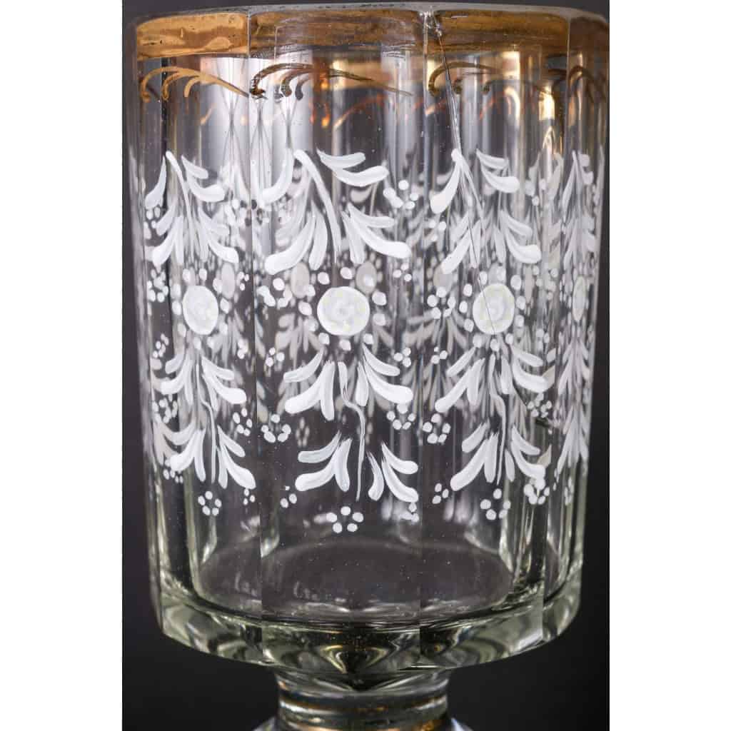 Paire de vases émaillés blanc et or, XIXème siècle | Biron Paire de vases émaillés blanc et or, XIXème siècle