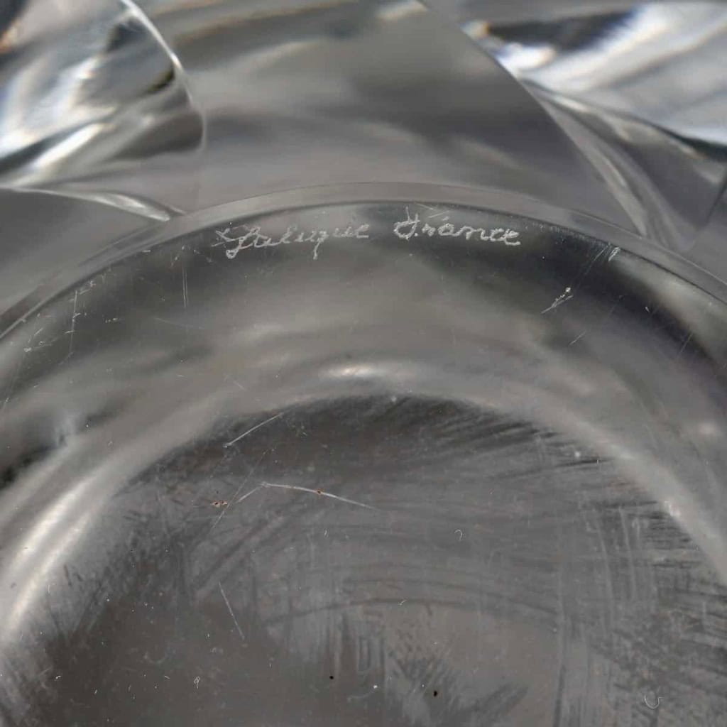 Vase « Eguzon » cristal blanc de René LALIQUE | Biron Vase "Eguzon" cristal blanc de René LALIQUE