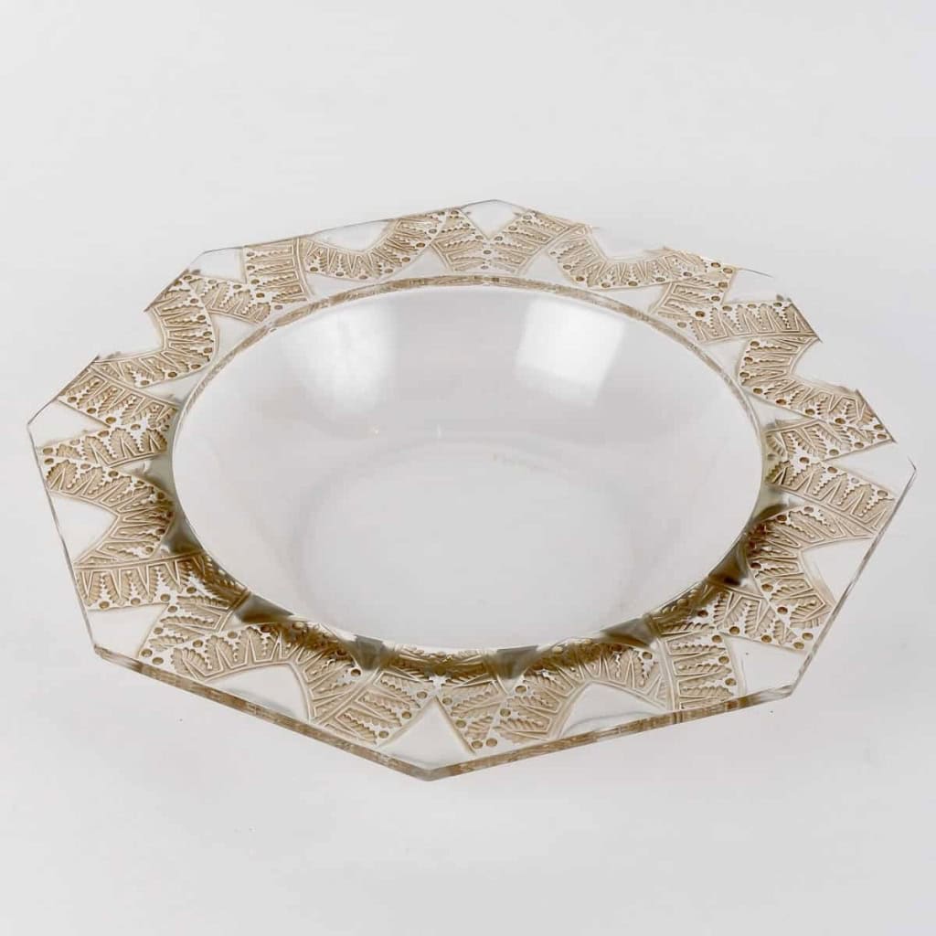 Coupe « Chantilly » verre blanc patiné sépia de René LALIQUE | Biron ||||||
