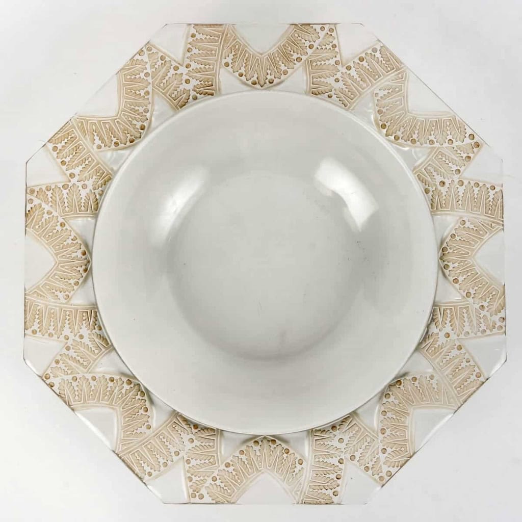 Coupe « Chantilly » verre blanc patiné sépia de René LALIQUE | Biron Coupe "Chantilly" verre blanc patiné sépia de René LALIQUE
