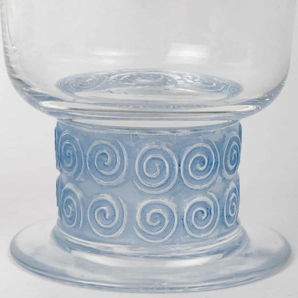 Suite de Trois Verres « Chinon » verre blanc patiné bleu de René LALIQUE | Biron Suite de Trois Verres "Chinon" verre blanc patiné bleu de René LALIQUE