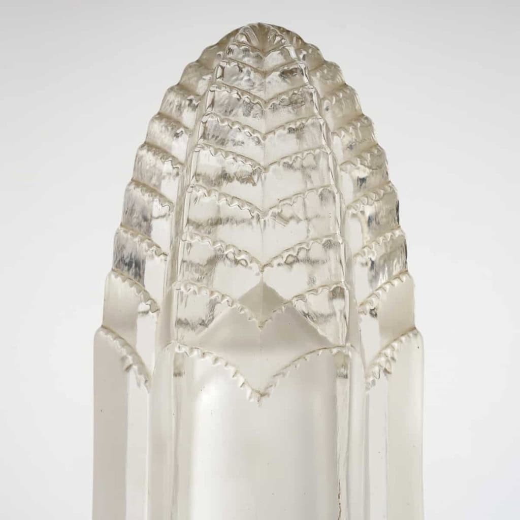 Veilleuse « Normandie » verre blanc – socle en bronze de René LALIQUE | Biron Veilleuse "Normandie" verre blanc - socle en bronze de René LALIQUE