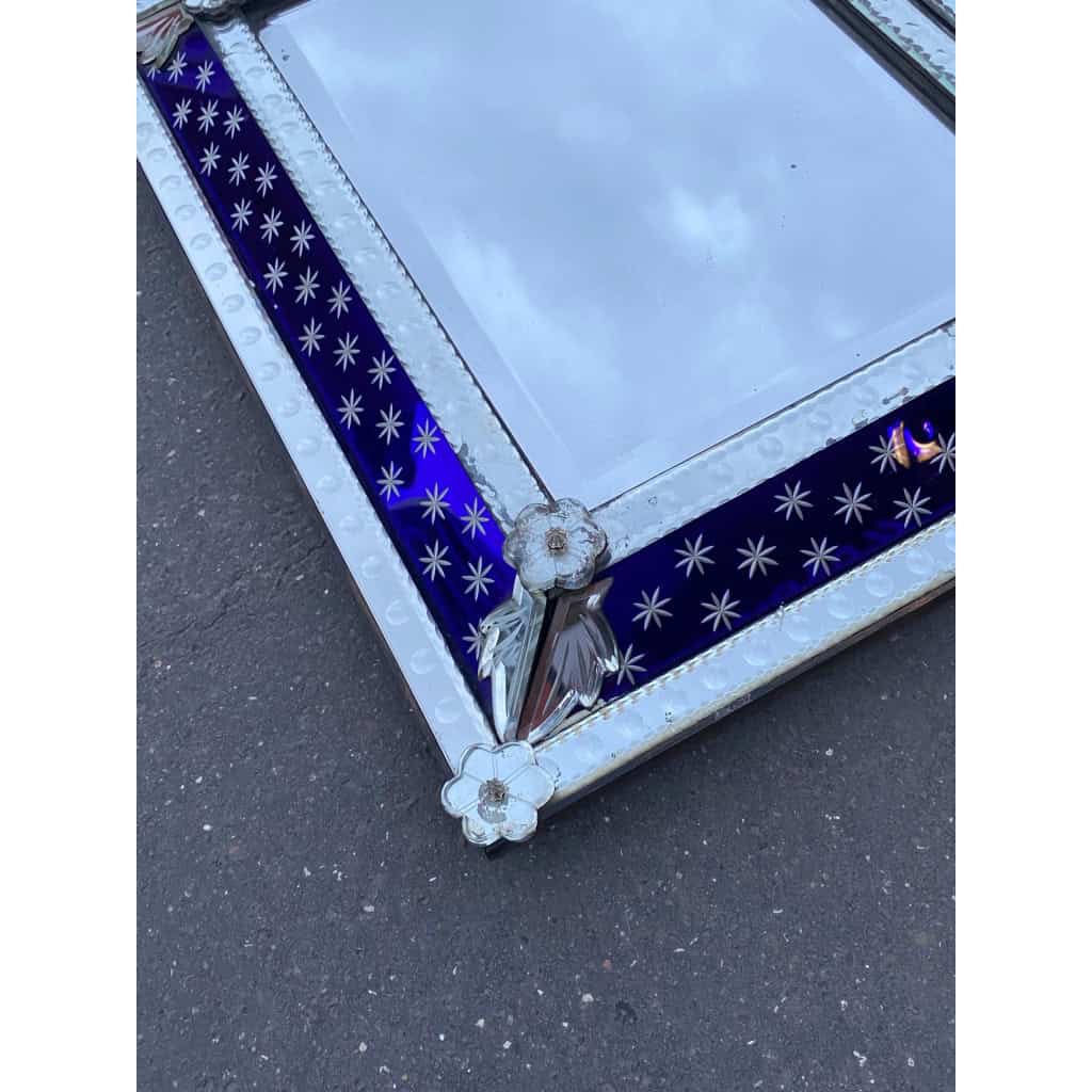 1950/60 ‘ Miroir N3 Venise Rectangulaire à Fronton Avec Cadre en Verre Bleu Orné D Etoiles Argentées Centre Biseauté | Biron 1950/60 ‘ Miroir N3 Venise Rectangulaire à Fronton Avec Cadre en Verre Bleu Orné D Etoiles Argentées Centre Biseauté