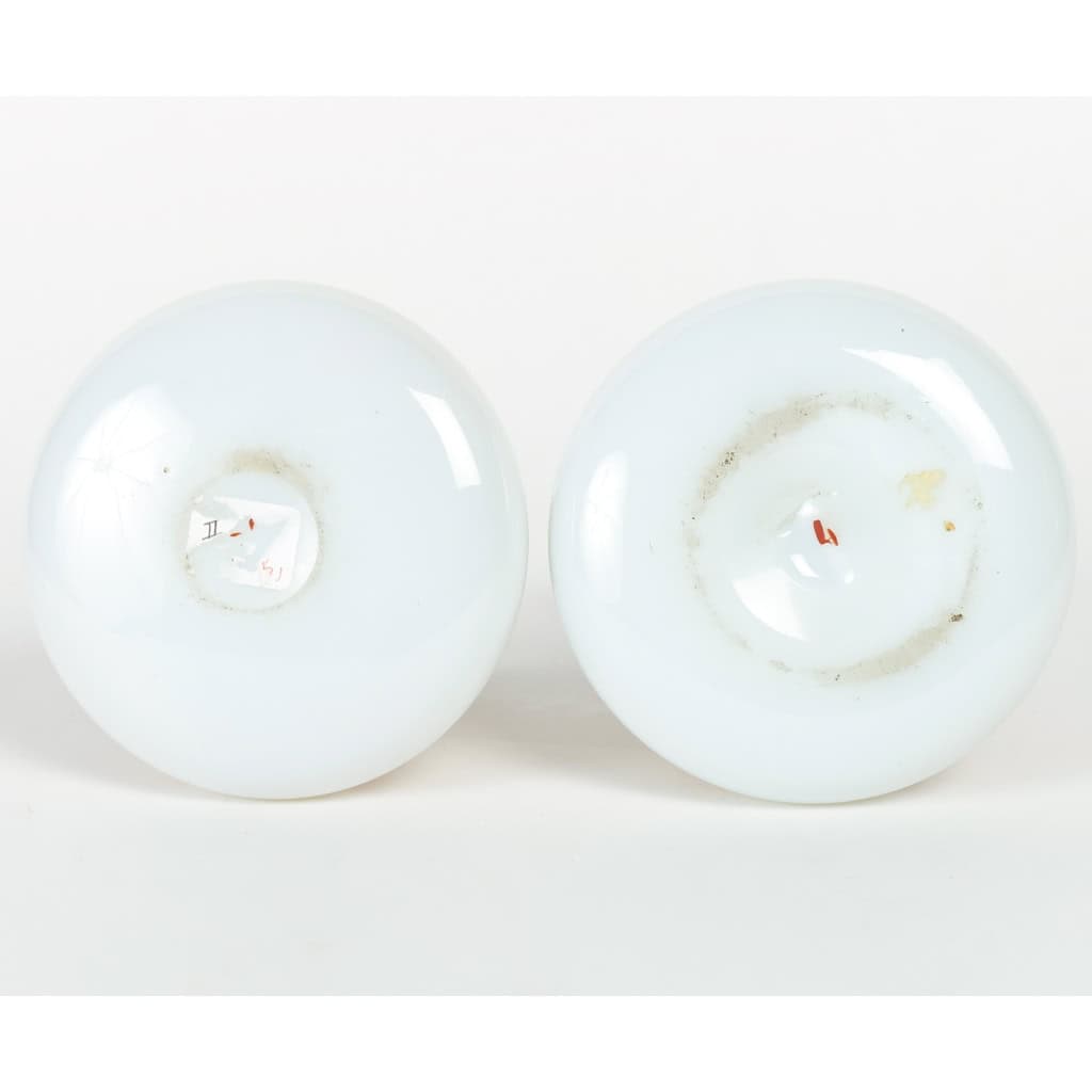 Paire de flacons opaline blancs d’époque Charles X | Biron Paire de flacons opaline blancs d'époque Charles X