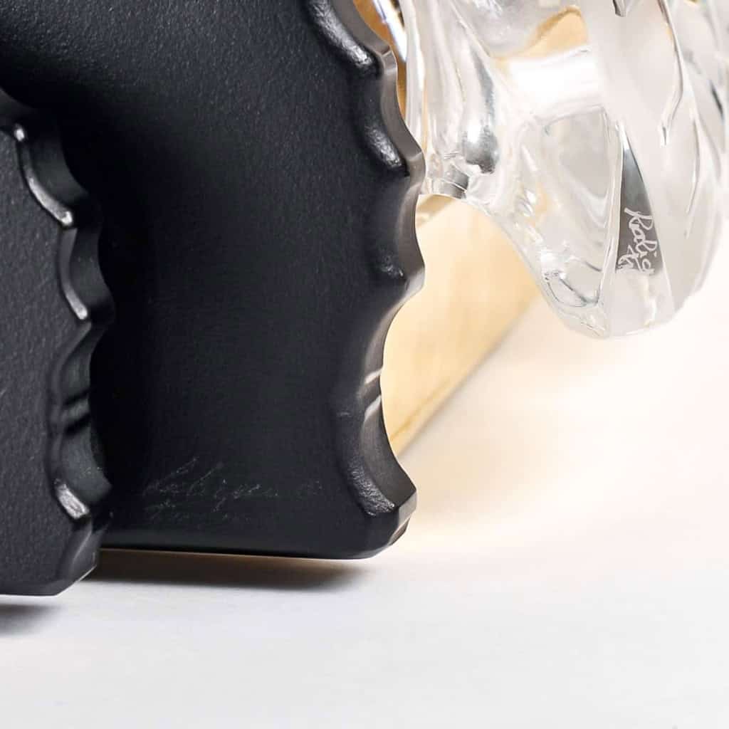 Paire d’Appliques « Séville » cristal blanc et noir de LALIQUE FRANCE | Biron Paire d'Appliques "Séville" cristal blanc et noir de LALIQUE FRANCE