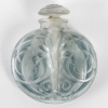 Flacon « Naïades » verre patiné bleu de René LALIQUE | Biron Flacon "Naïades" verre patiné bleu de René LALIQUE