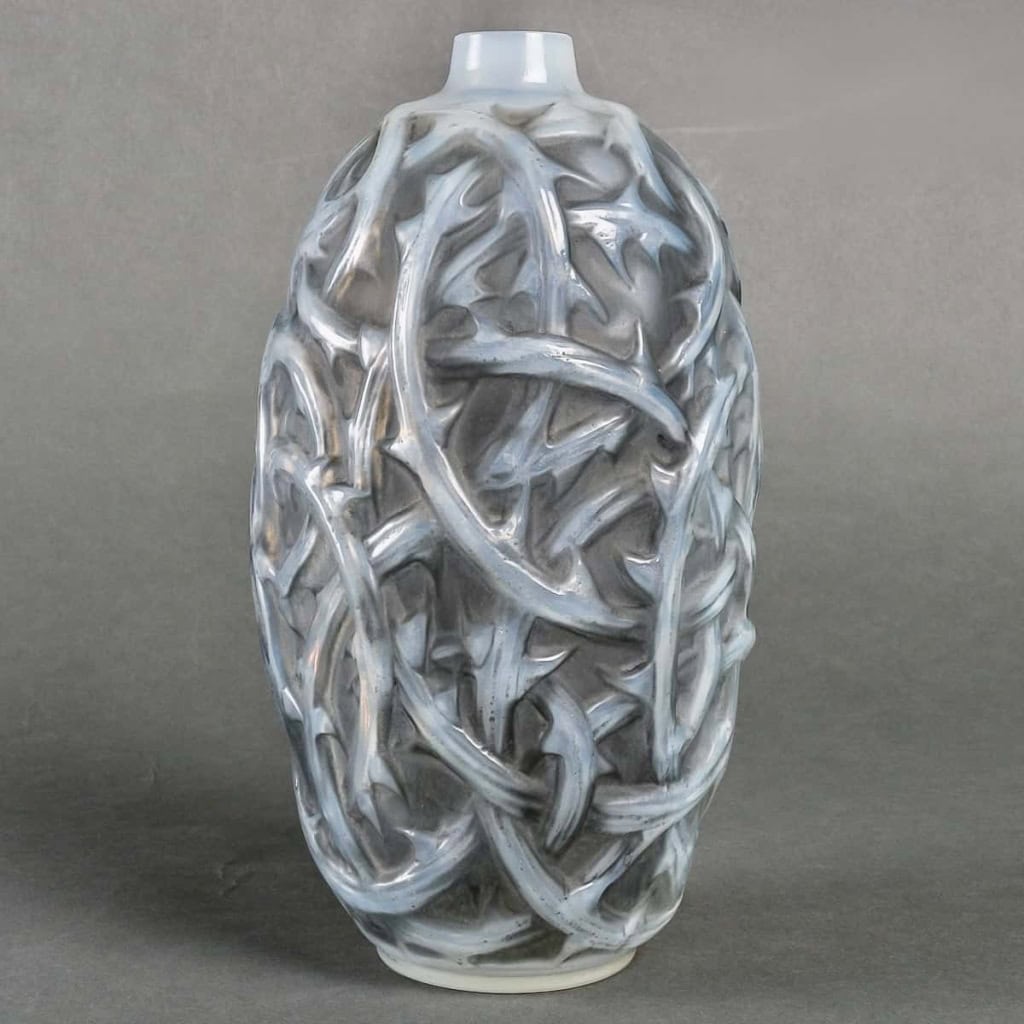 Vase « Ronces » verre opalescent patiné gris de René LALIQUE | Biron Vase "Ronces" verre opalescent patiné gris de René LALIQUE