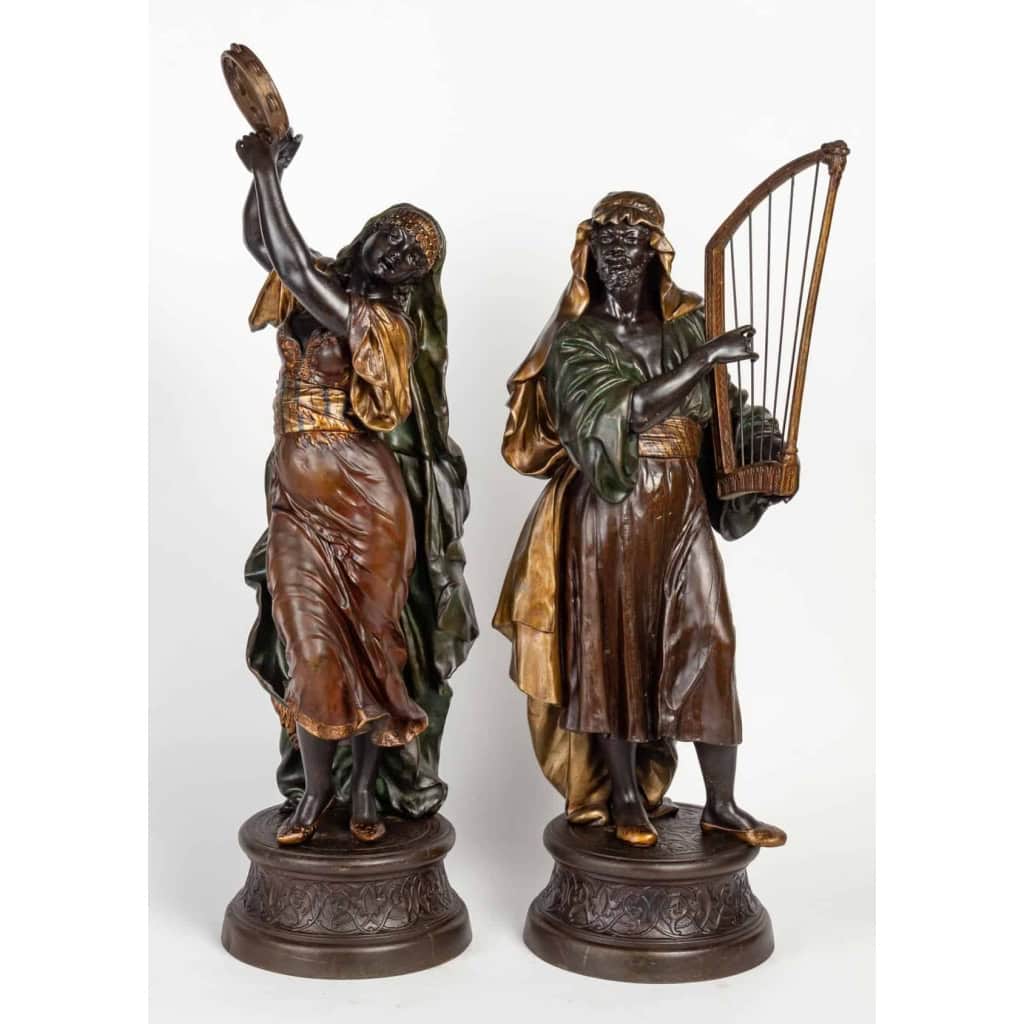 Une paire de sculptures orientalistes en érgule peint | Biron |||||||||||