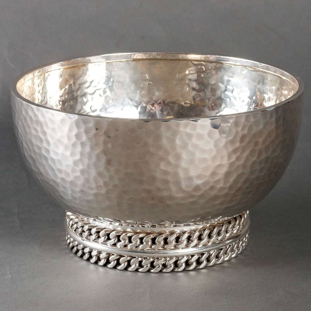 Coupe « Gourmette » métal argenté martelé de Jean DESPRES | Biron Coupe "Gourmette" métal argenté martelé de Jean DESPRES