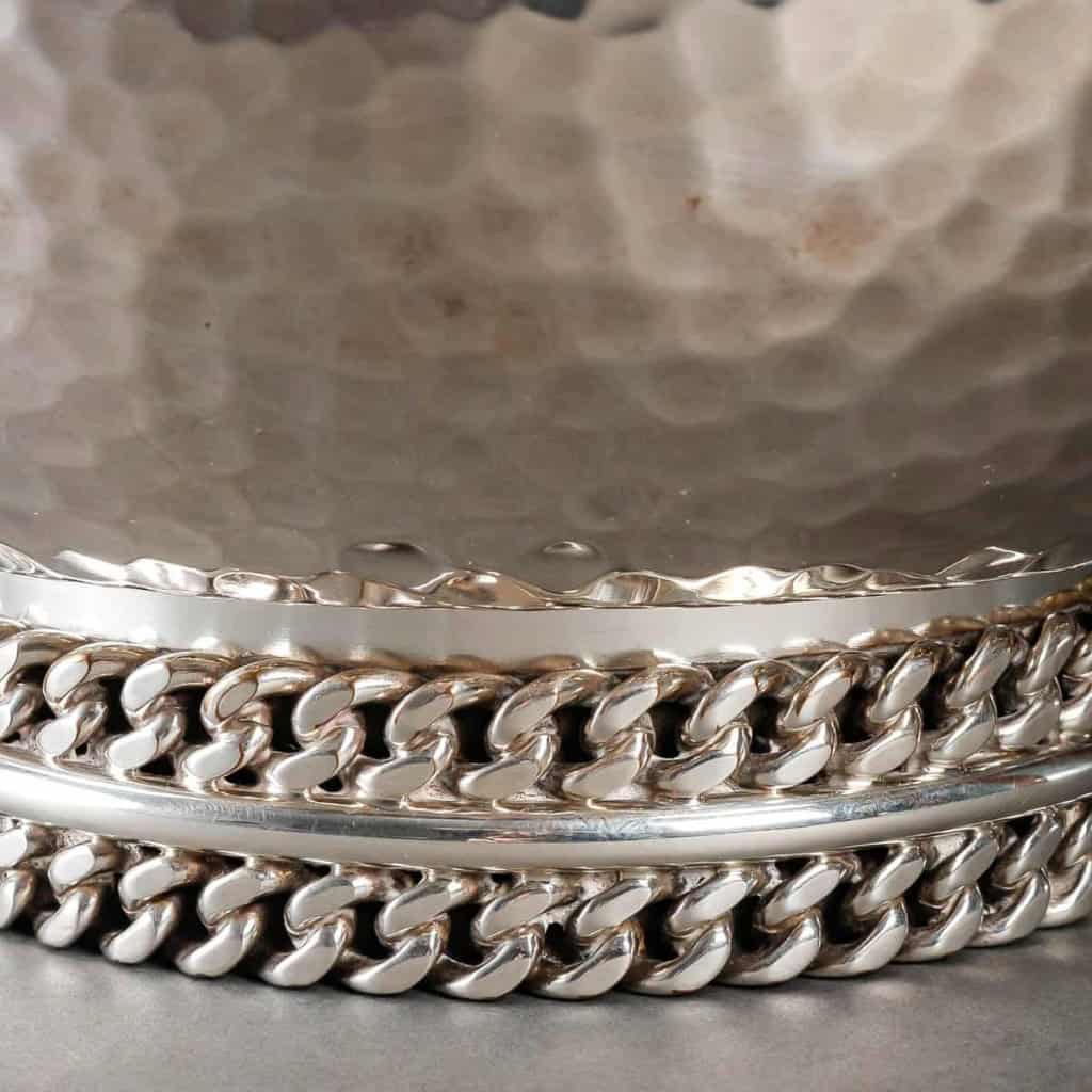 Coupe « Gourmette » métal argenté martelé de Jean DESPRES | Biron Coupe "Gourmette" métal argenté martelé de Jean DESPRES