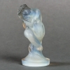 Mascotte Automobile Statuette « Sirène » verre opalescent patiné gris de René LALIQUE | Biron ||||||