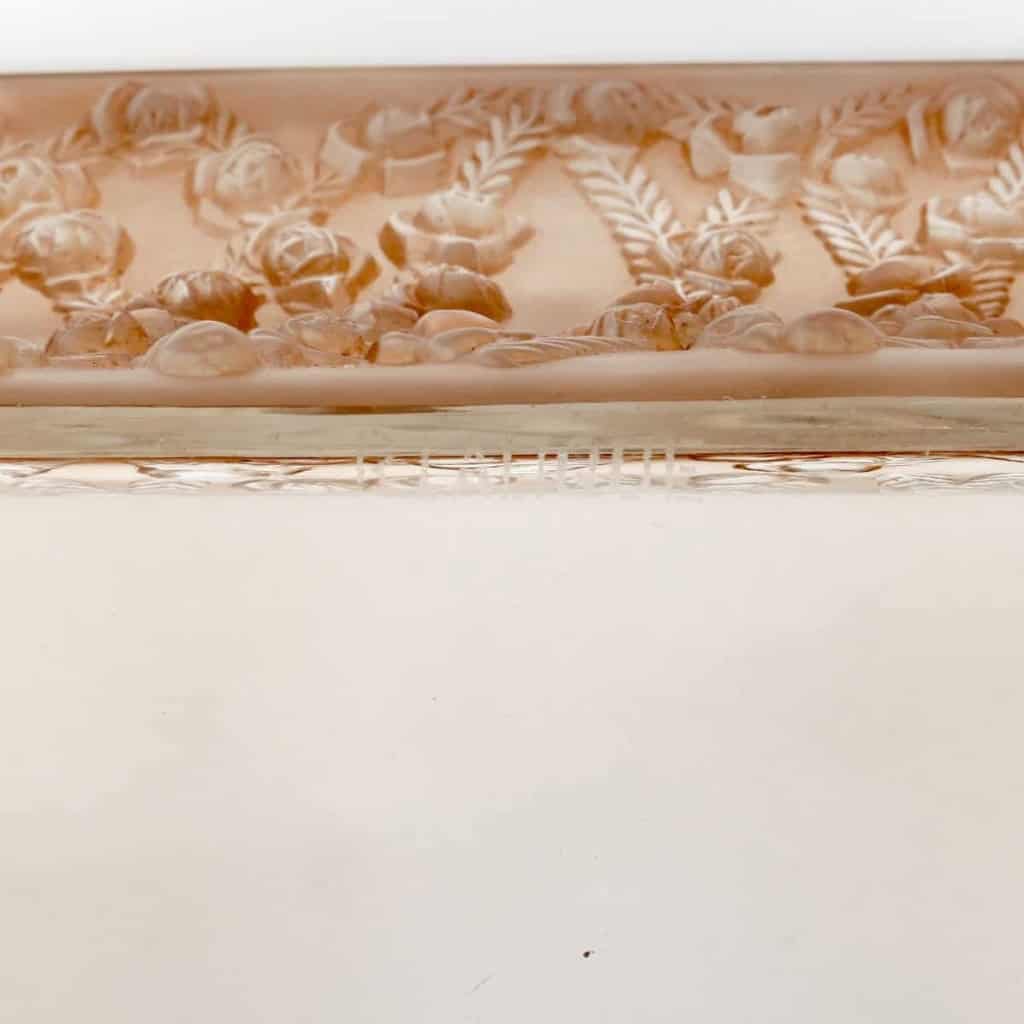 Coupe « Roses » verre blanc patiné sépia de René LALIQUE | Biron Coupe "Roses" verre blanc patiné sépia de René LALIQUE