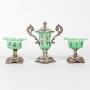 Set de confiturier en opaline vert émaillé du XIXème siècle avec base en argent | Biron |||||||||||