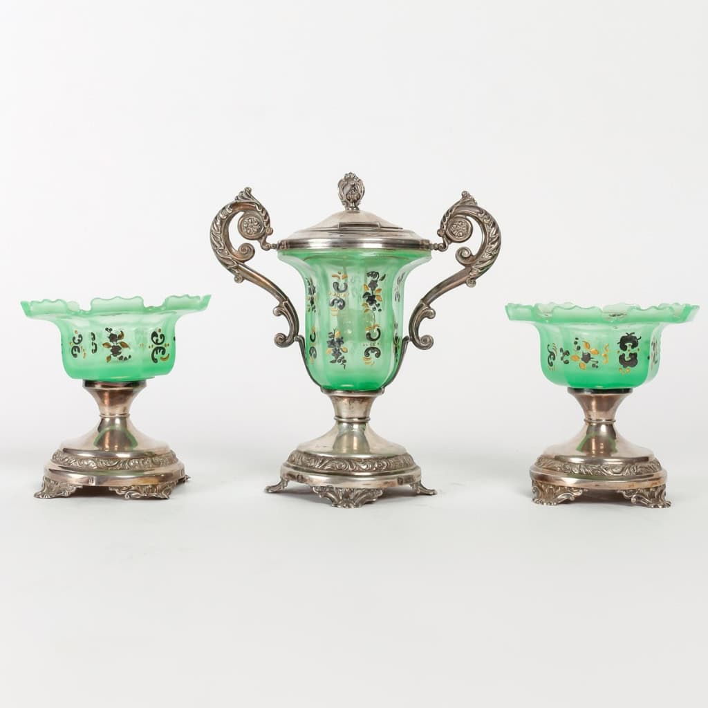 Set de confiturier en opaline vert émaillé du XIXème siècle avec base en argent | Biron Set de confiturier en opaline vert émaillé du XIXème siècle avec base en argent