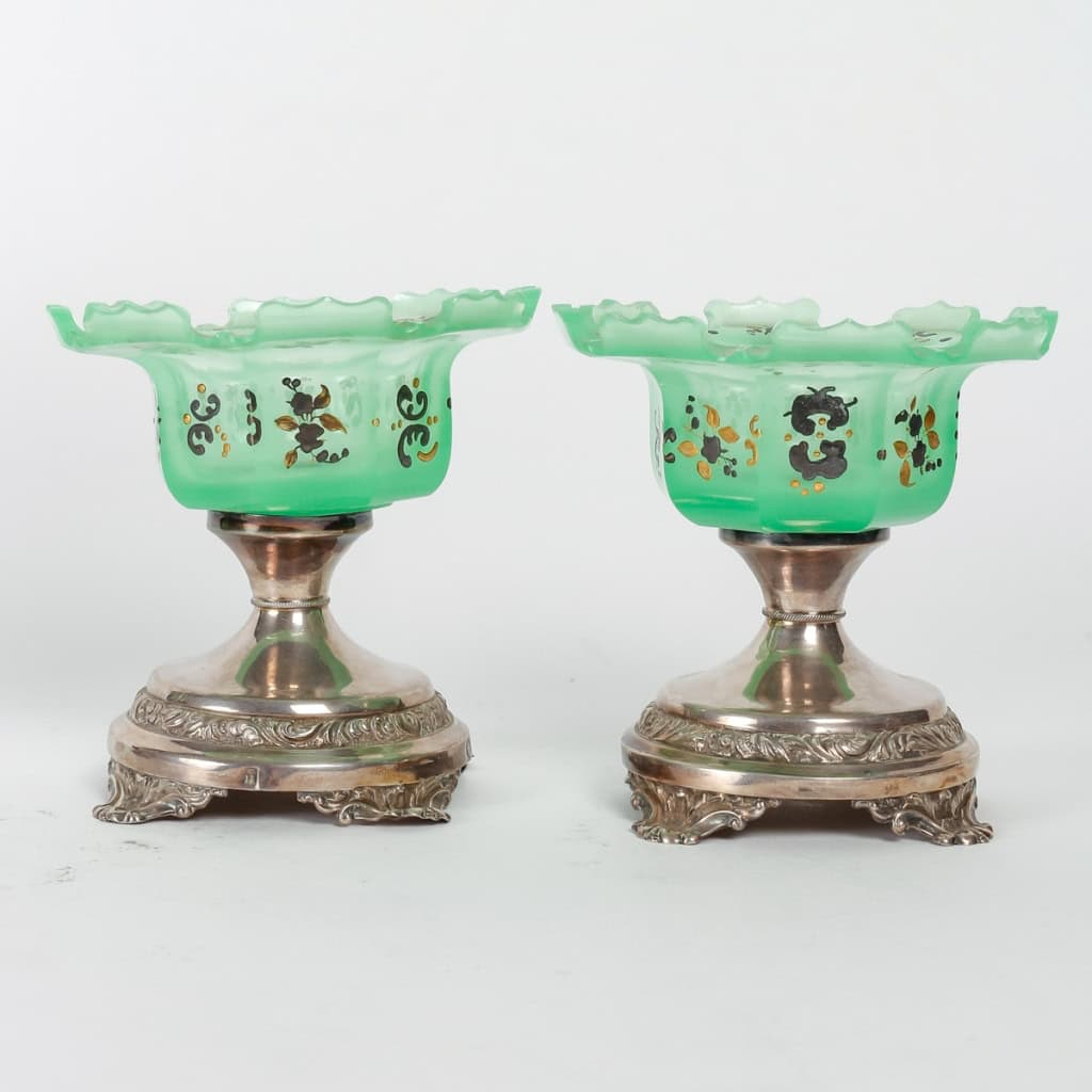 Set de confiturier en opaline vert émaillé du XIXème siècle avec base en argent | Biron Set de confiturier en opaline vert émaillé du XIXème siècle avec base en argent