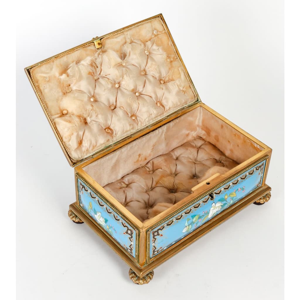Boîte en émail, XIXème siècle | Biron Boîte en émail, XIXème siècle