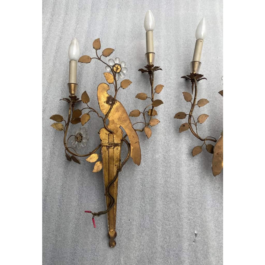 1950/70′ Paire d’Appliques à la Perruche Posée Sur Une Gaine, Maison Baguès | Biron 1950/70′ Paire d’Appliques à la Perruche Posée Sur Une Gaine, Maison Baguès