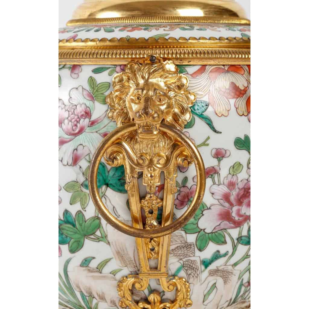 Paire de Pots à Gingembre en Porcelaine de Style Régence circa 1870 | Biron Paire de Pots à Gingembre en Porcelaine de Style Régence circa 1870