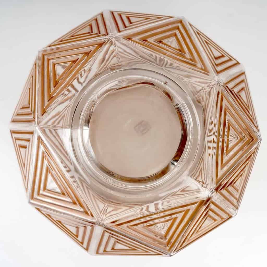 Vase « Nanking » verre blanc patiné sépia de René LALIQUE | Biron Vase "Nanking" verre blanc patiné sépia de René LALIQUE