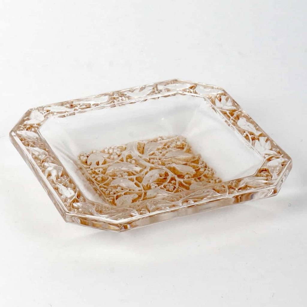 Cendrier « Anna » verre blanc patiné sépia de René LALIQUE | Biron |||||