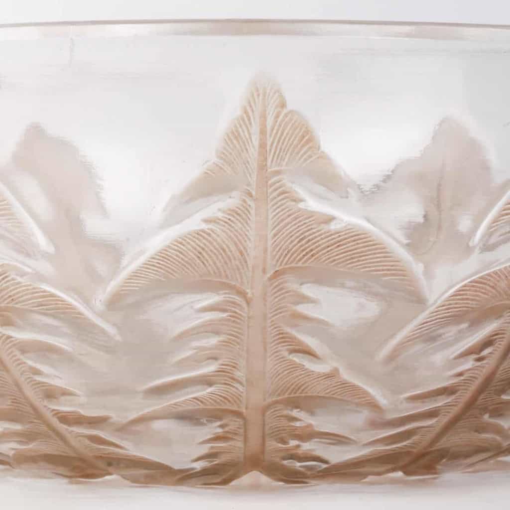 Coupe « Pissenlit » verre blanc patiné sépia de René LALIQUE | Biron Coupe "Pissenlit" verre blanc patiné sépia de René LALIQUE