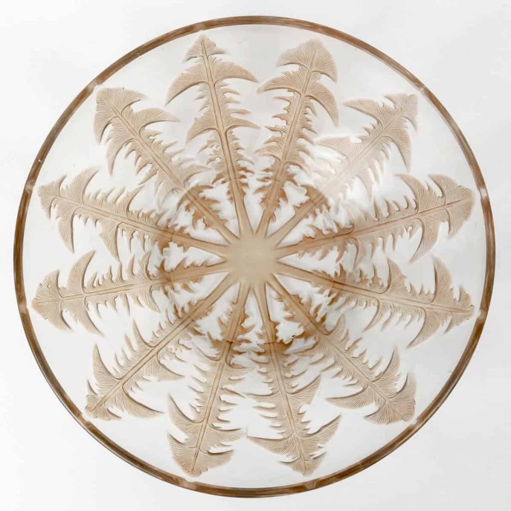 Coupe « Pissenlit » verre blanc patiné sépia de René LALIQUE | Biron Coupe "Pissenlit" verre blanc patiné sépia de René LALIQUE