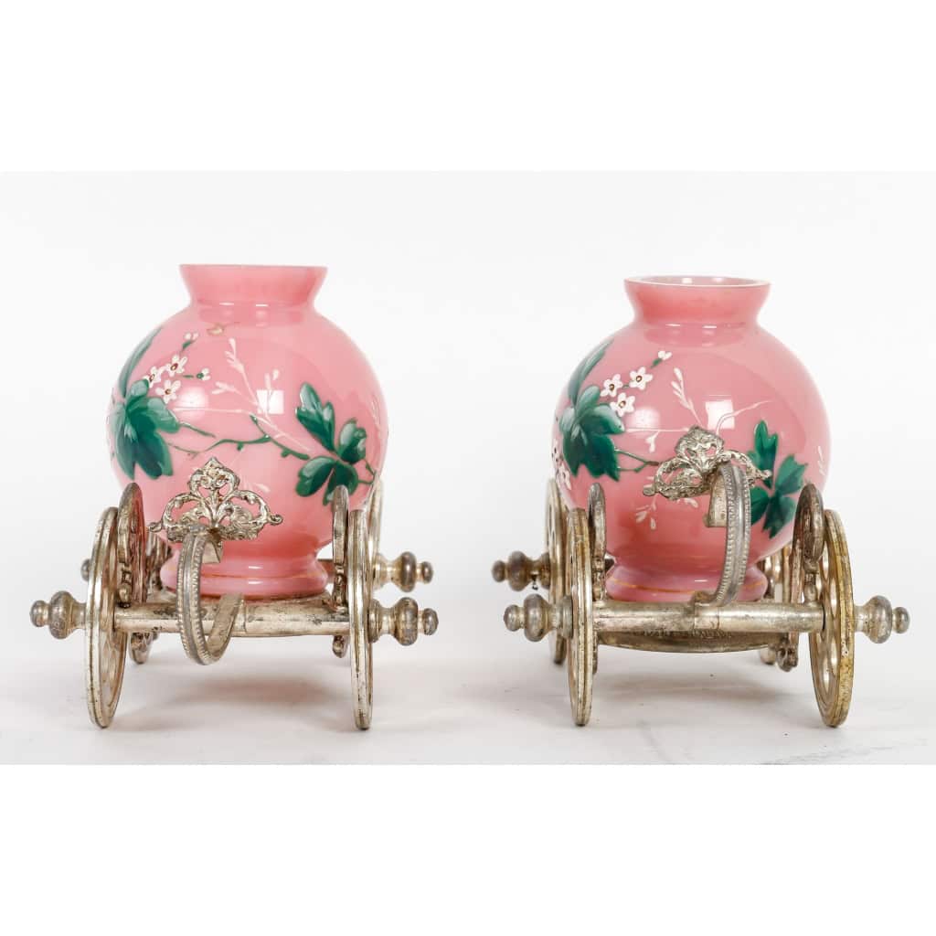 Paire de carosses, roses et argentés, XIXème siècle | Biron Paire de carosses, roses et argentés, XIXème siècle