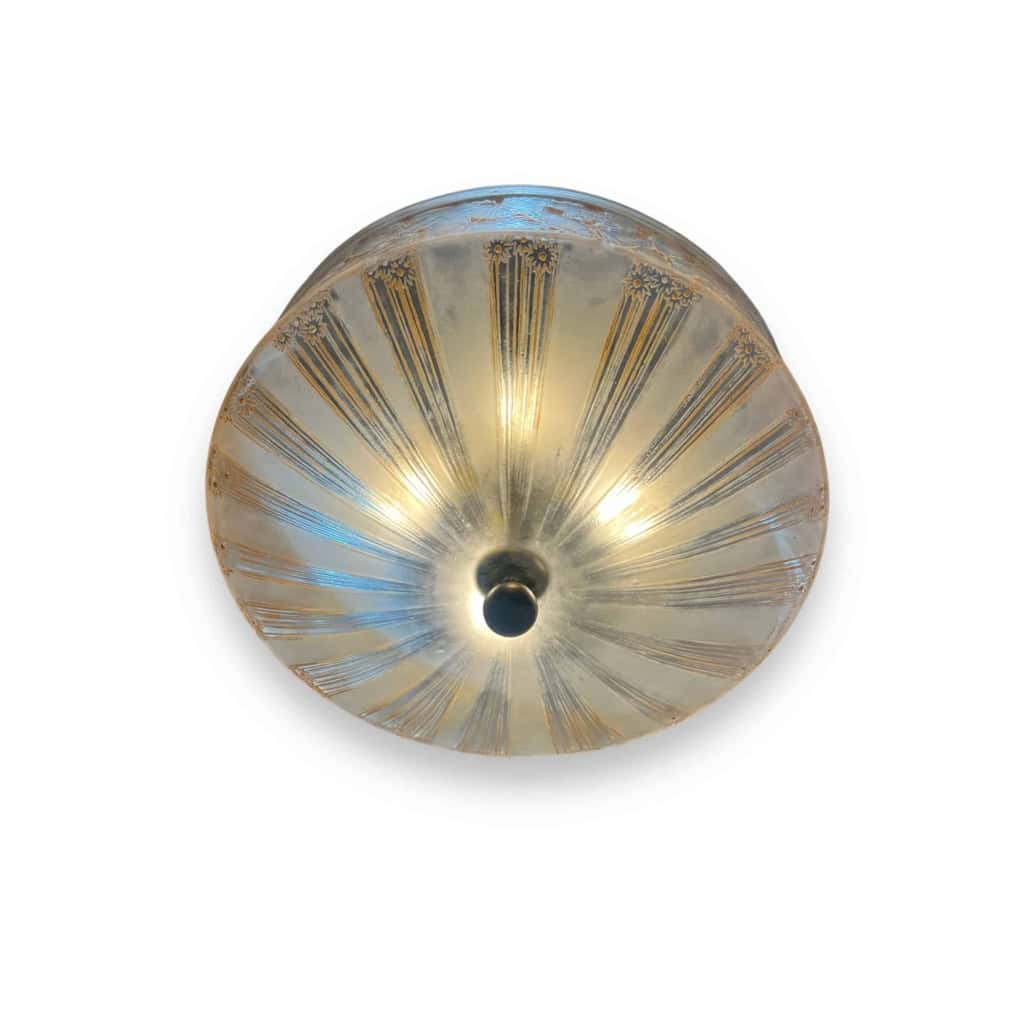 Suspension Plafonnier Lustre « Papillons » verre blanc patiné sépia de René LALIQUE | Biron Suspension Plafonnier Lustre "Papillons" verre blanc patiné sépia de René LALIQUE