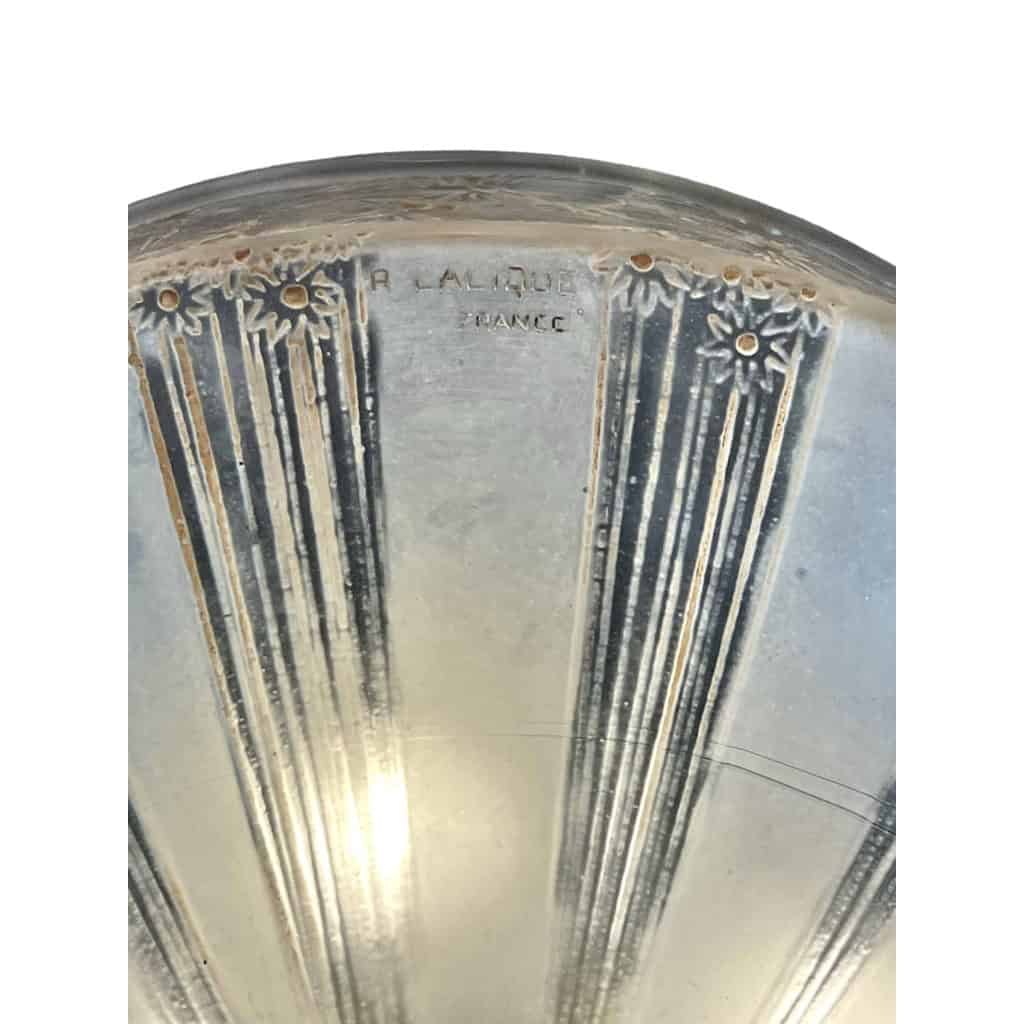 Suspension Plafonnier Lustre « Papillons » verre blanc patiné sépia de René LALIQUE | Biron Suspension Plafonnier Lustre "Papillons" verre blanc patiné sépia de René LALIQUE