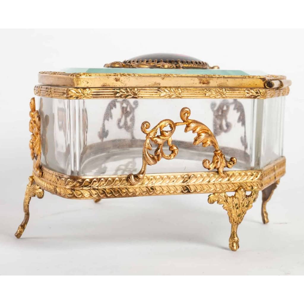 Un coffret en cristal et bronze doré fin XIXème siècle | Biron Un coffret en cristal et bronze doré fin XIXème siècle