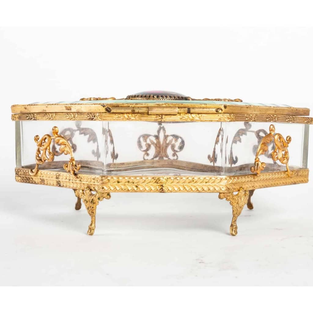 Un coffret en cristal et bronze doré fin XIXème siècle | Biron Un coffret en cristal et bronze doré fin XIXème siècle