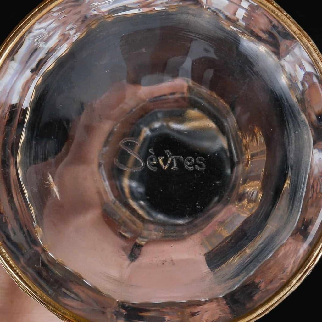 Paire de vases en cristal et ornementation en bronze doré fin XIXème siècle | Biron Paire de vases en cristal et ornementation en bronze doré fin XIXème siècle