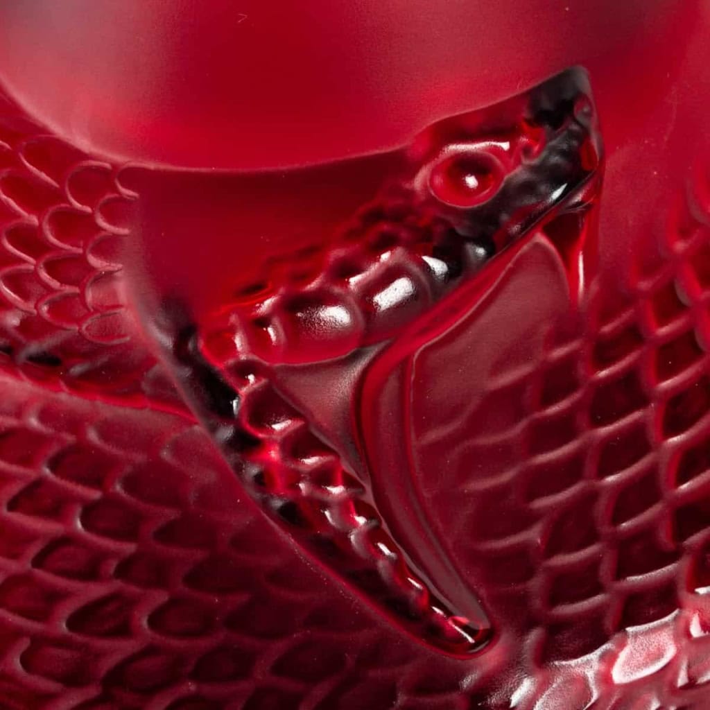 Vase « Serpent » cristal rouge de LALIQUE FRANCE | Biron Vase "Serpent" cristal rouge de LALIQUE FRANCE