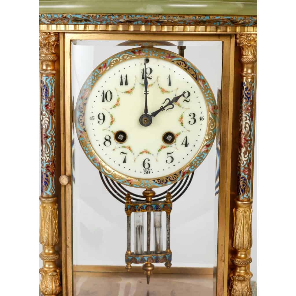Une garniture en bronze cloisonné et doré fin XIXème siècle | Biron Une garniture en bronze cloisonné et doré fin XIXème siècle