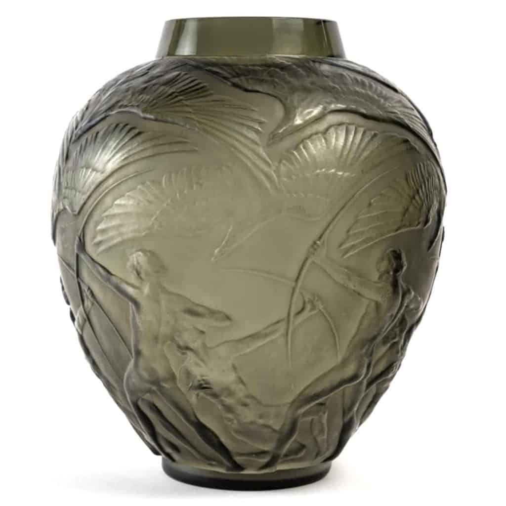 Vase « Archers » verre gris topaze fumé de René LALIQUE | Biron |||||||
