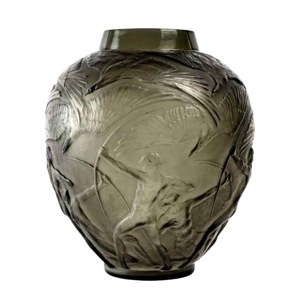 Vase « Archers » verre gris topaze fumé de René LALIQUE | Biron Vase "Archers" verre gris topaze fumé de René LALIQUE