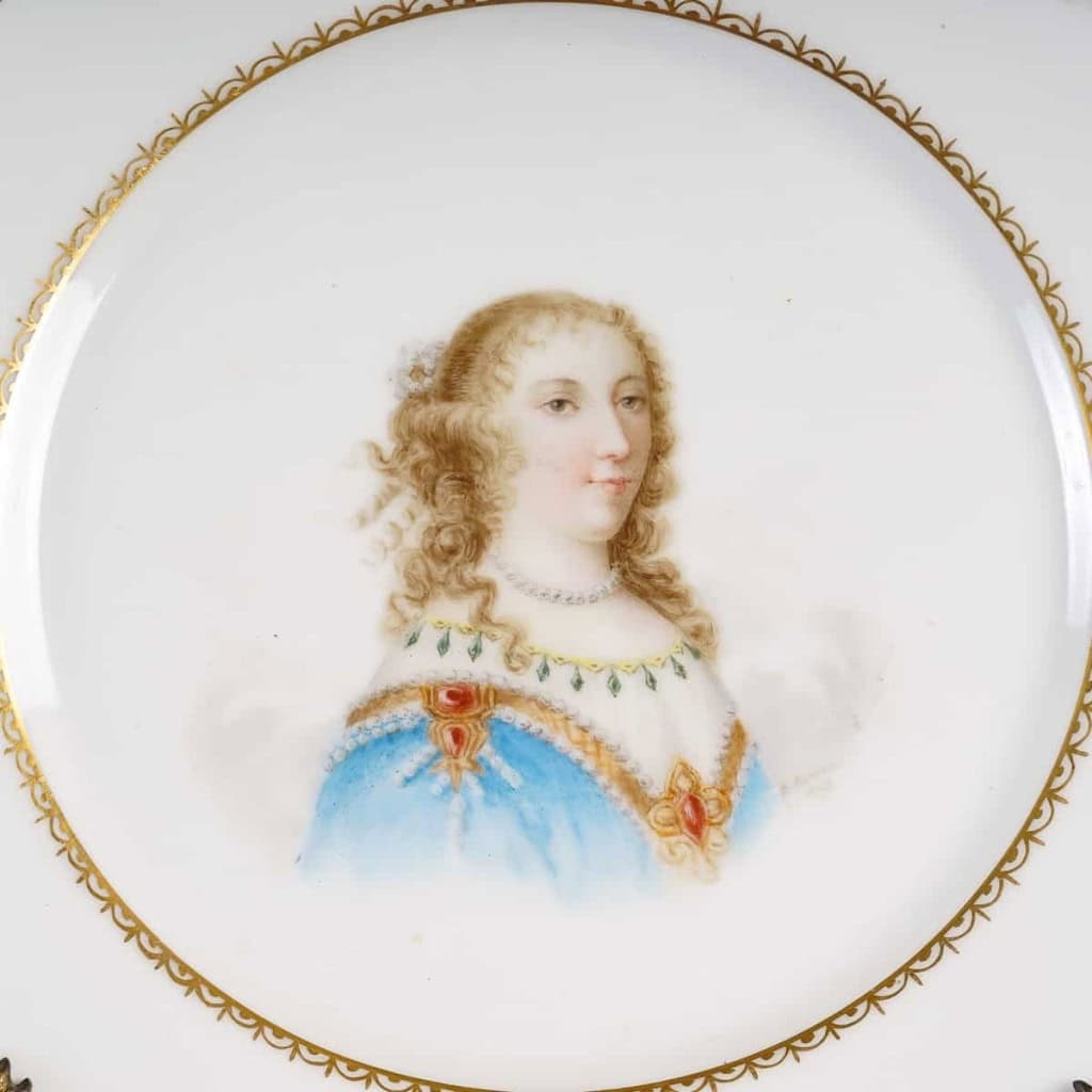 Série d’assièttes en porcelaine de limoge fin XIXème siècle | Biron Série d'assièttes en porcelaine de limoge fin XIXème siècle