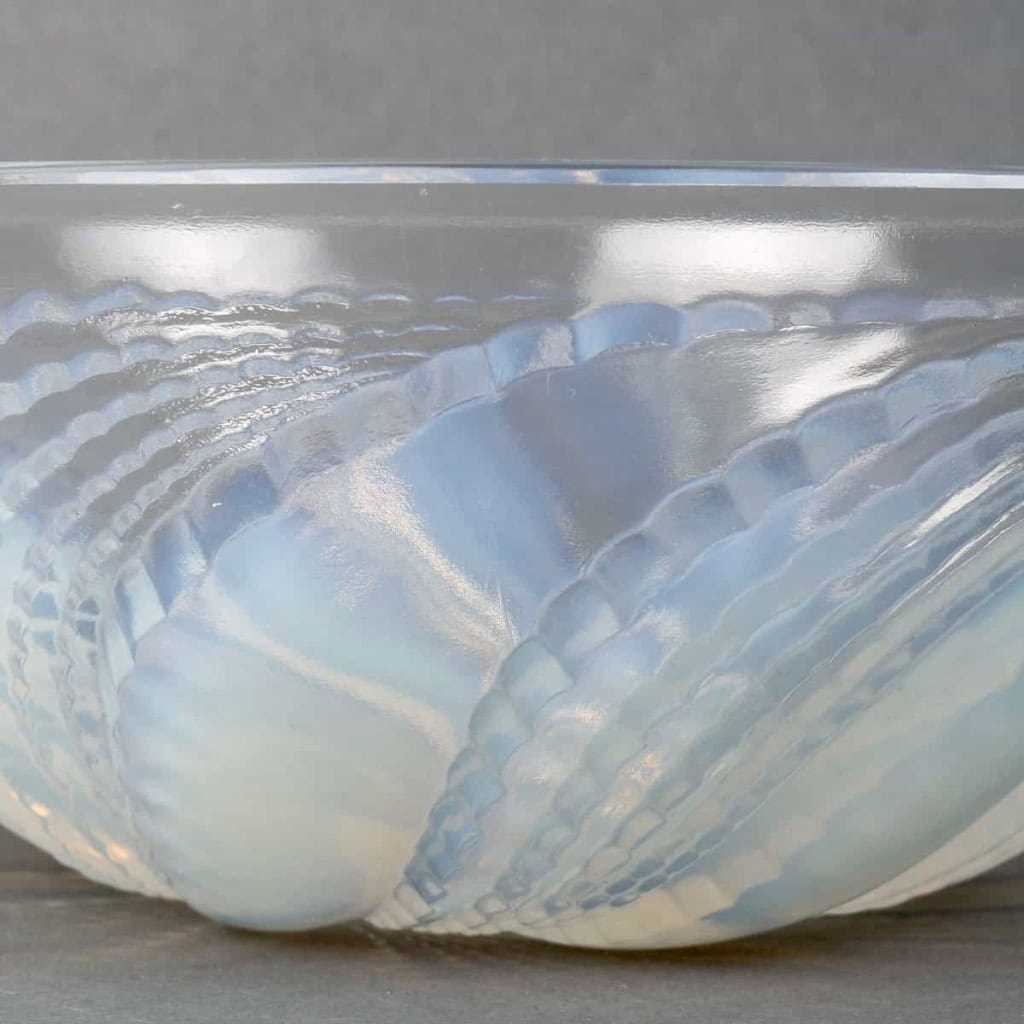 Coupe « Fleuron » verre opalescent de René LALIQUE | Biron Coupe "Fleuron" verre opalescent de René LALIQUE