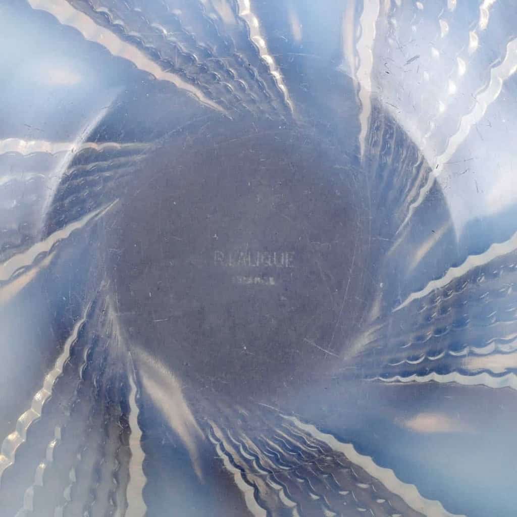 Coupe « Fleuron » verre opalescent de René LALIQUE | Biron Coupe "Fleuron" verre opalescent de René LALIQUE