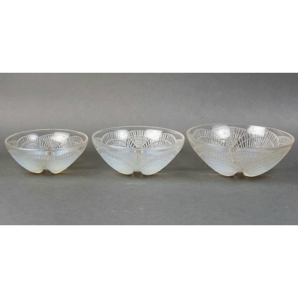 Suite de Trois Bols « Coquilles » verre opalescent de René LALIQUE | Biron Suite de Trois Bols "Coquilles" verre opalescent de René LALIQUE
