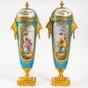 Une paire de vases en porcelaine de style Sèvres fin XIXème siècle | Biron ||||||||||||