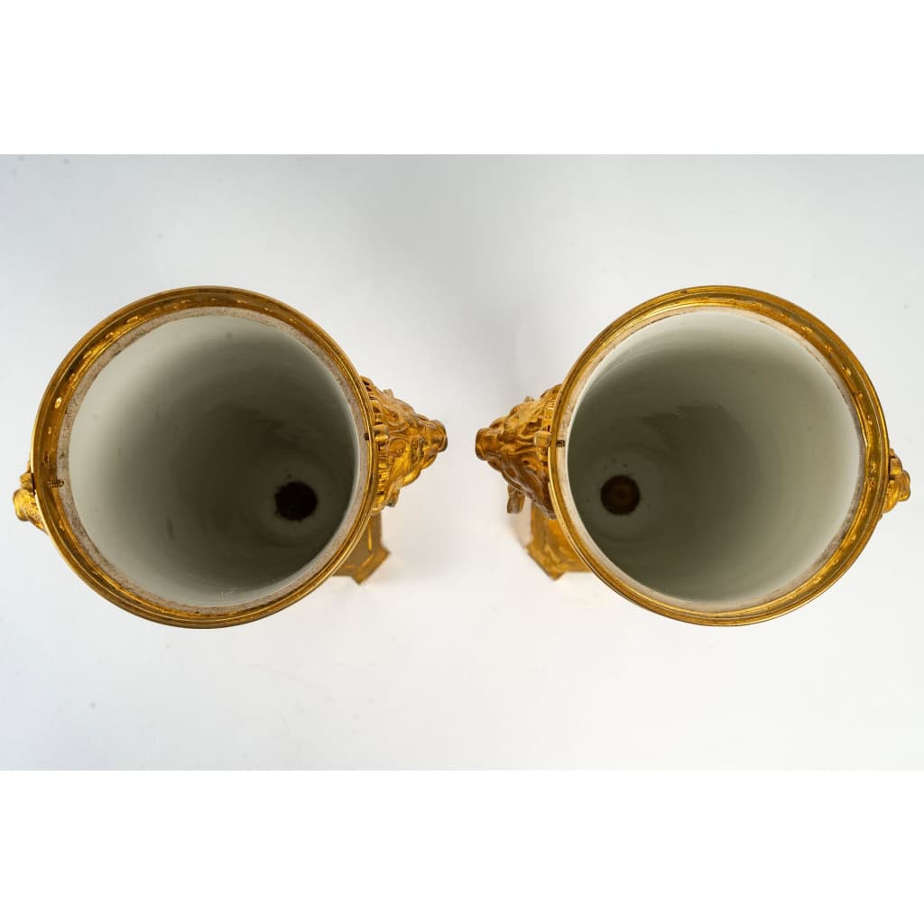 Une paire de vases en porcelaine de style Sèvres fin XIXème siècle | Biron Une paire de vases en porcelaine de style Sèvres fin XIXème siècle