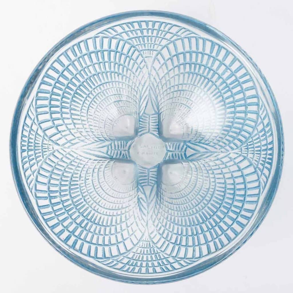 Service « Coquilles » verre blanc patiné bleu de René LALIQUE – 8 Pièces | Biron Service "Coquilles" verre blanc patiné bleu de René LALIQUE - 8 Pièces