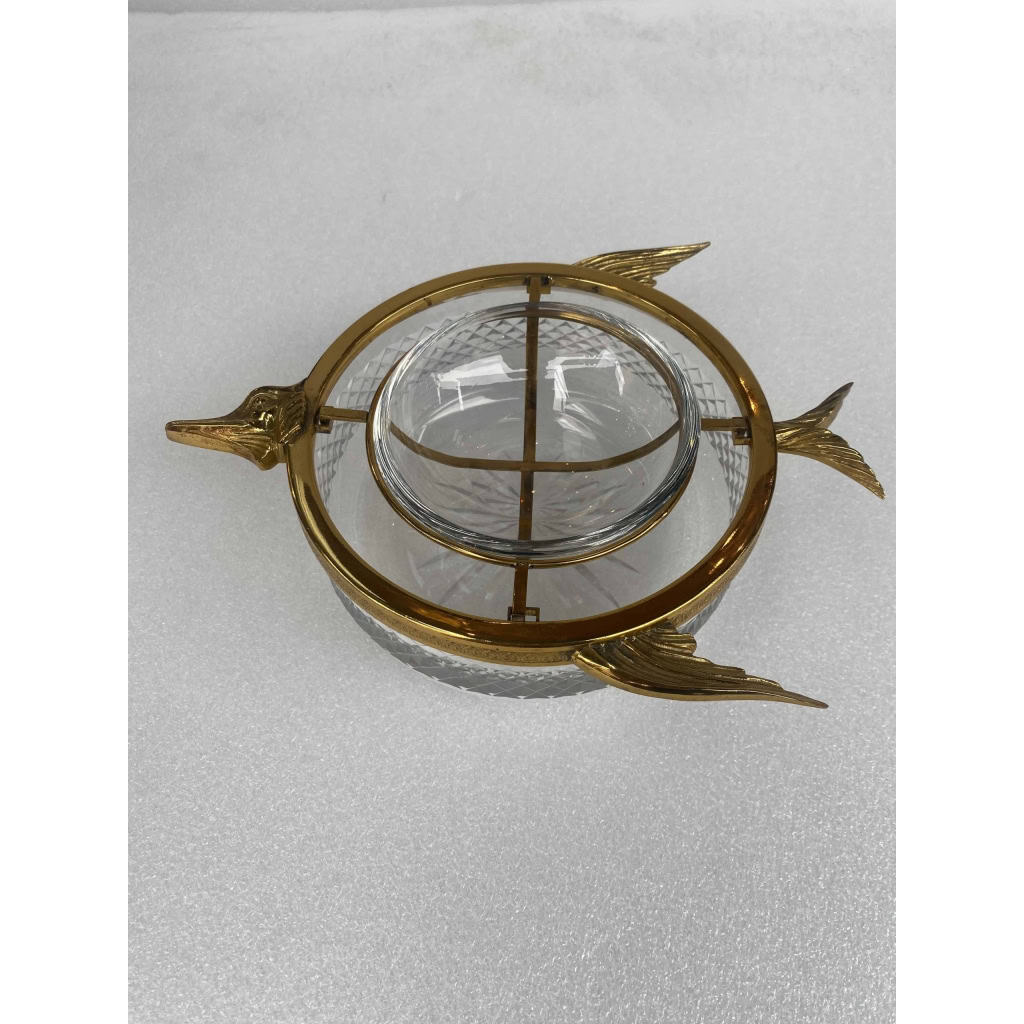 1970′ Nécessaire A Caviar Bronze Doré Et Cristal Avec Motif Esturgeon 4