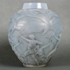 Vase « Archers » verre opalescent triple couche patiné gris de René LALIQUE | Biron |||||||