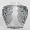 Vase « Poivre » verre blanc patiné bleu gris de René LALIQUE | Biron ||||||||