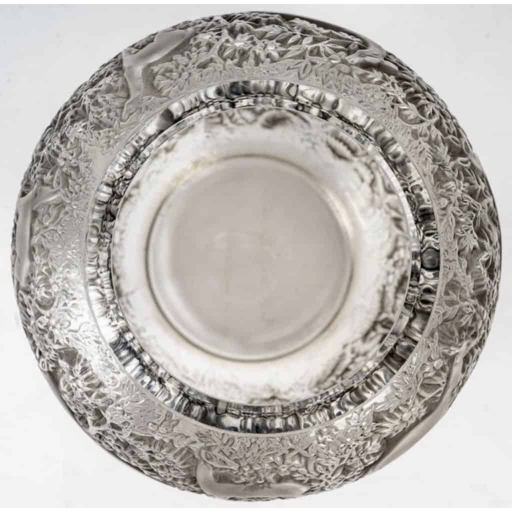 Vase « Biches » verre blanc patiné gris de René LALIQUE | Biron Vase « Biches » verre blanc patiné gris de René LALIQUE