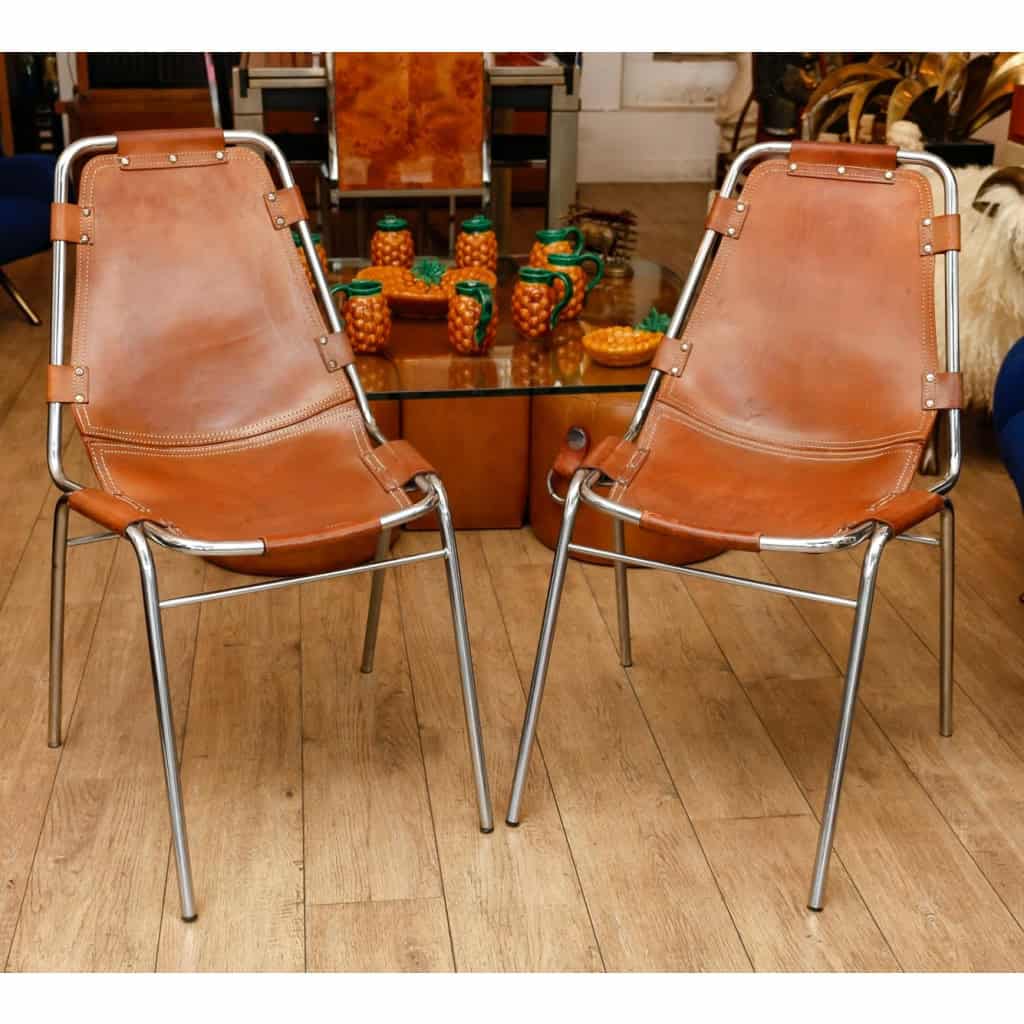 4 chaises en cuir et acier chromé de Charlotte Perriand, « Les arcs », 1970-1980 | Biron |||||||