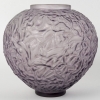 Vase « Gui » verre améthyste de René LALIQUE | Biron Vase "Gui" verre améthyste de René LALIQUE